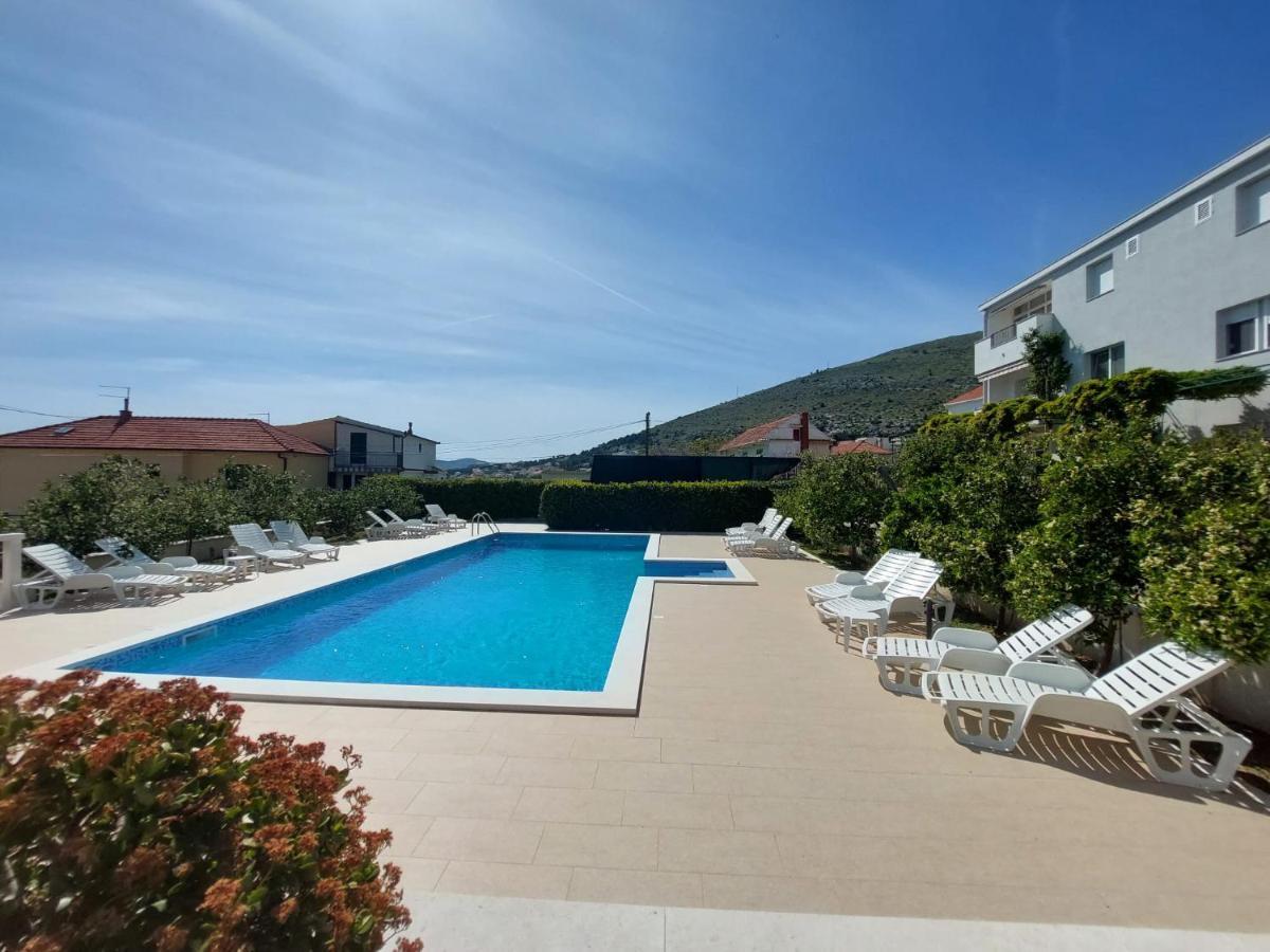 Apartments Zulim Trogir Exterior foto