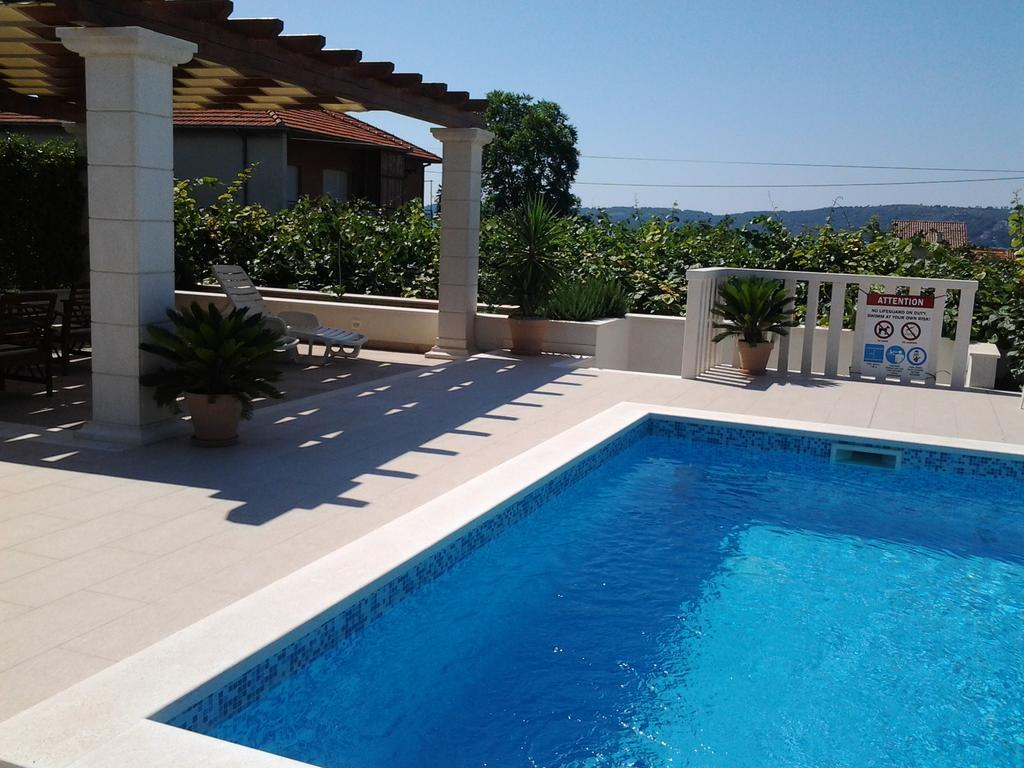 Apartments Zulim Trogir Exterior foto